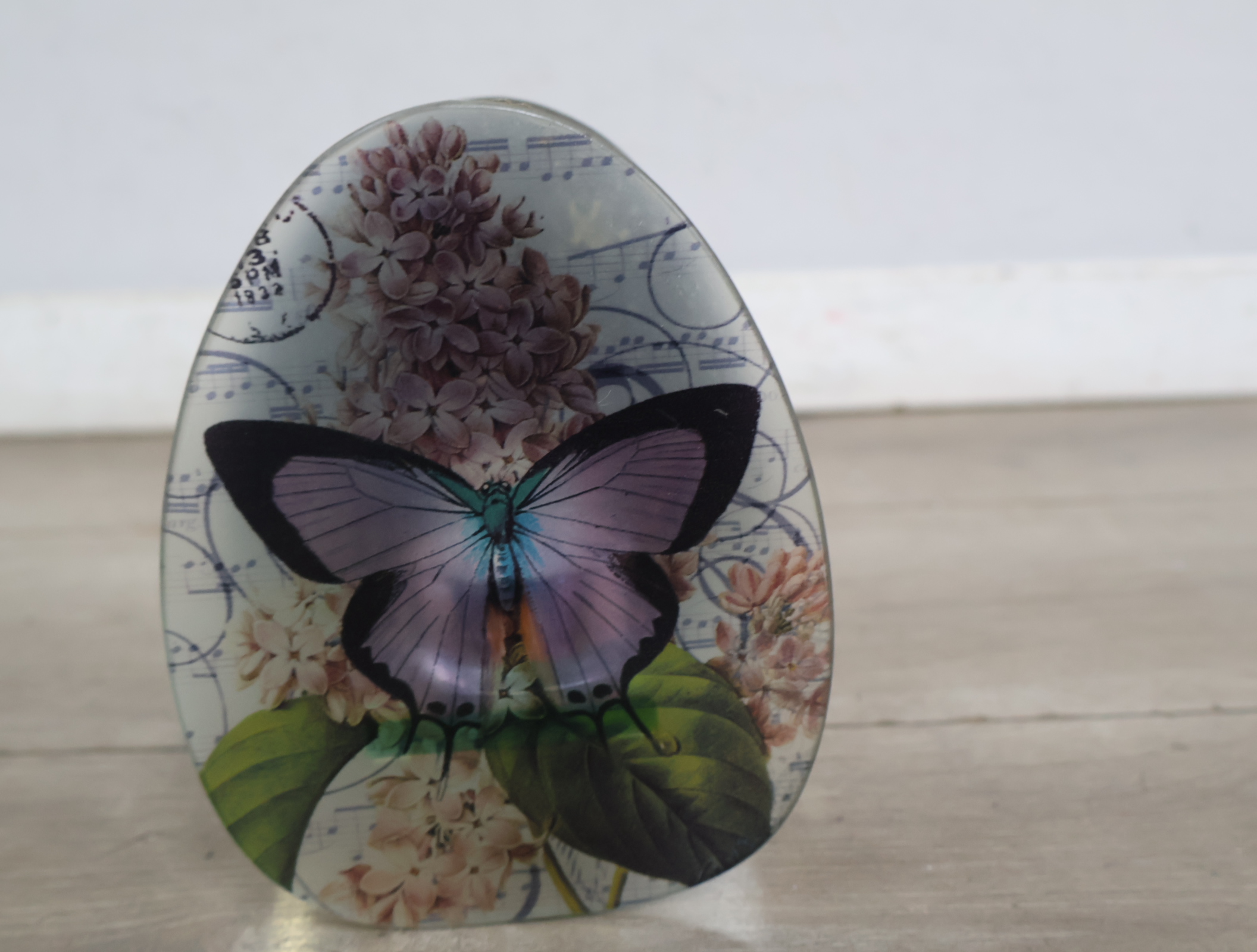 waxinelicht houder met vlinder en bloemenprint – foto 3 – kavel bij GSD Auctions, Zoeterwoude