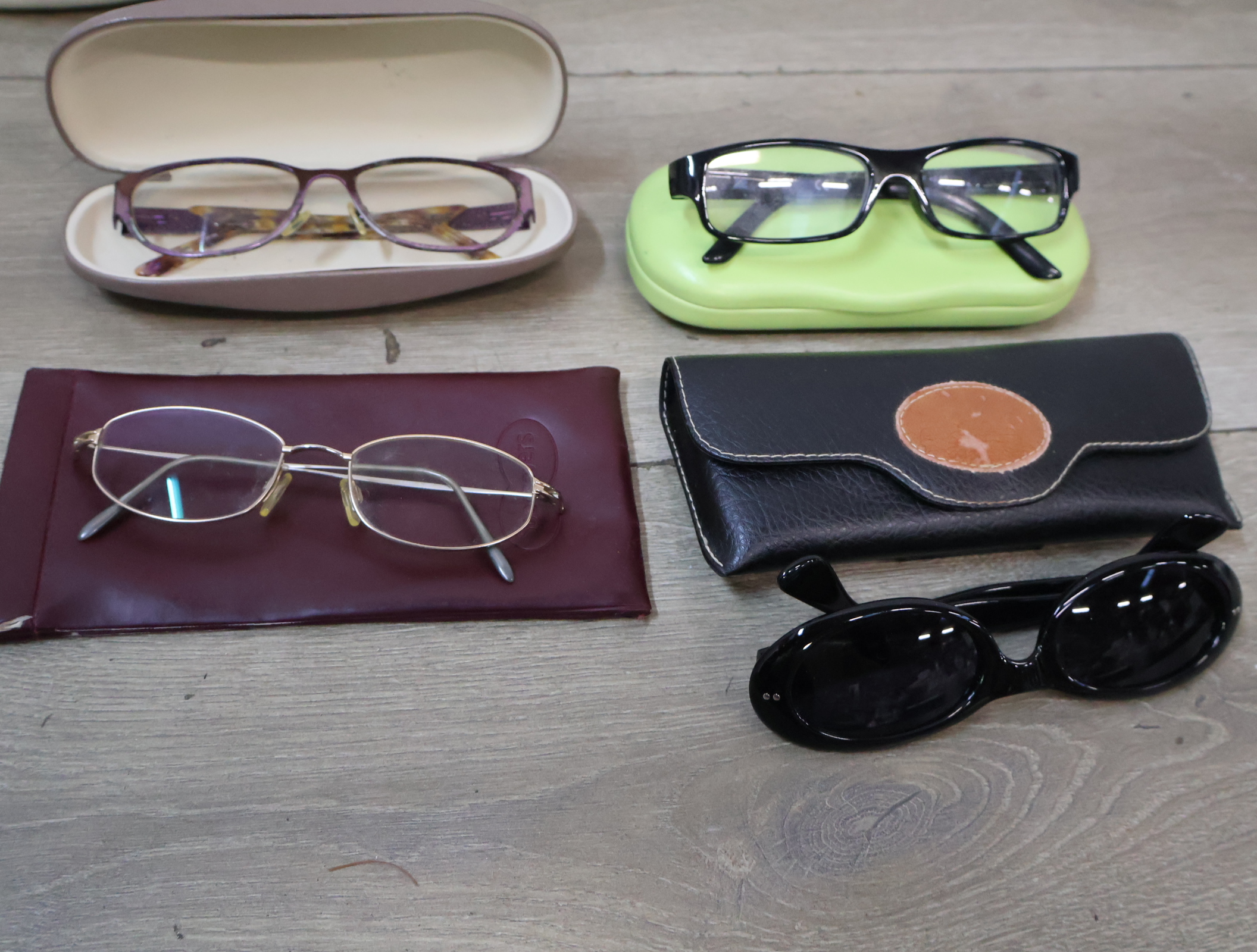 Diverse brillen en zonnebrillen met etuis – foto 8 – kavel bij GSD Auctions, Zoeterwoude