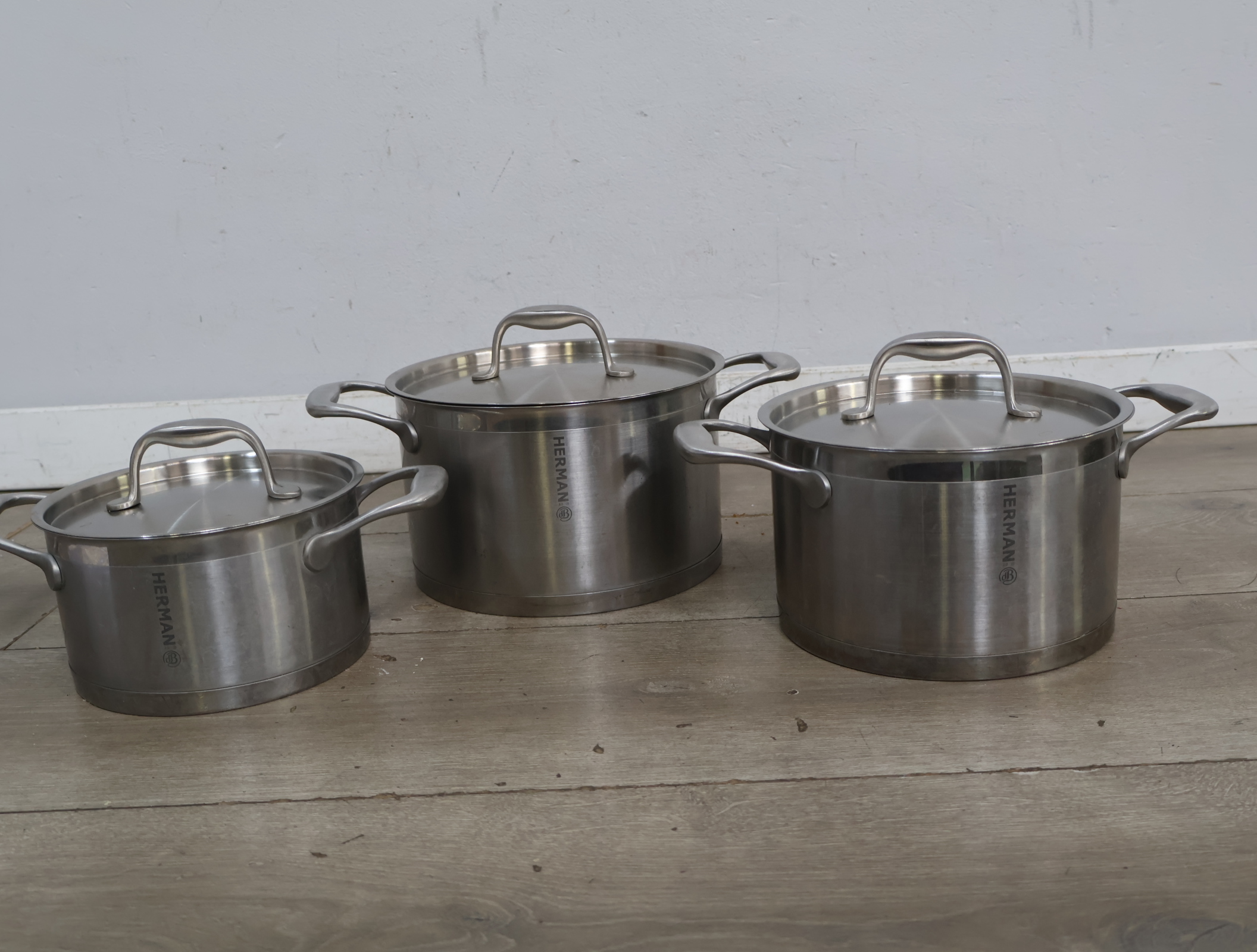 Herman RVS kookpannen set met deksels – foto 3 – kavel bij GSD Auctions, Zoeterwoude