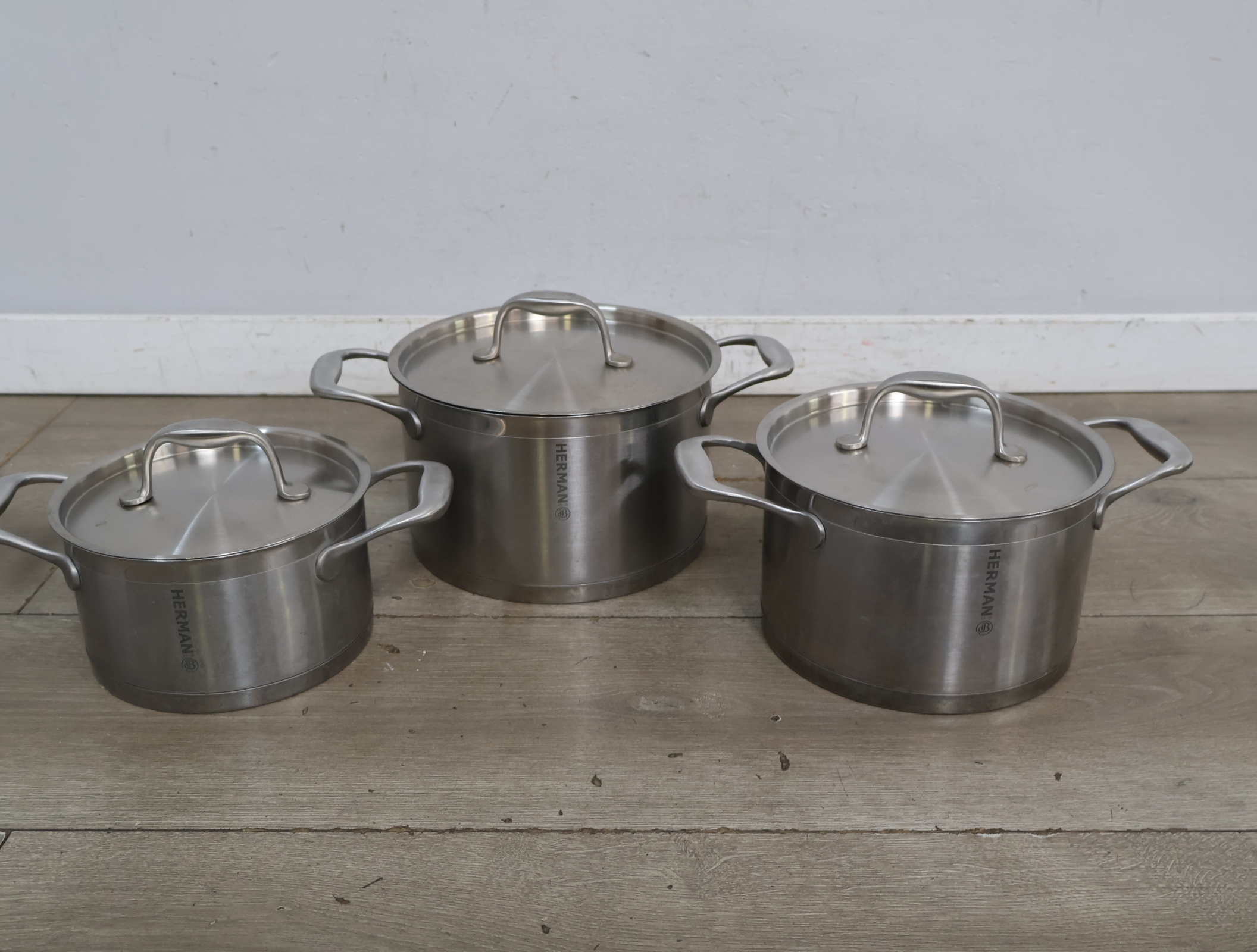 Herman RVS kookpannen set met deksels – foto 4 – kavel bij GSD Auctions, Zoeterwoude