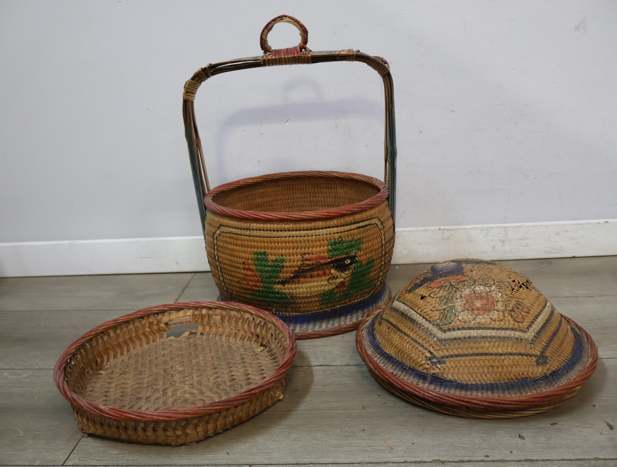 Rieten vissersmand met visdecoratie – foto 12 – kavel bij GSD Auctions, Zoeterwoude