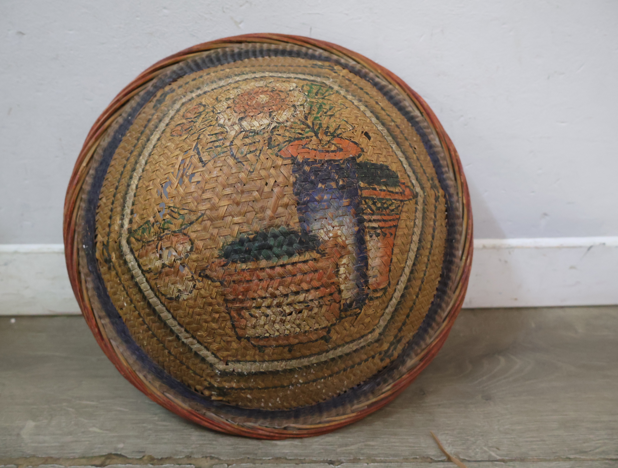 Rieten vissersmand met visdecoratie – foto 17 – kavel bij GSD Auctions, Zoeterwoude