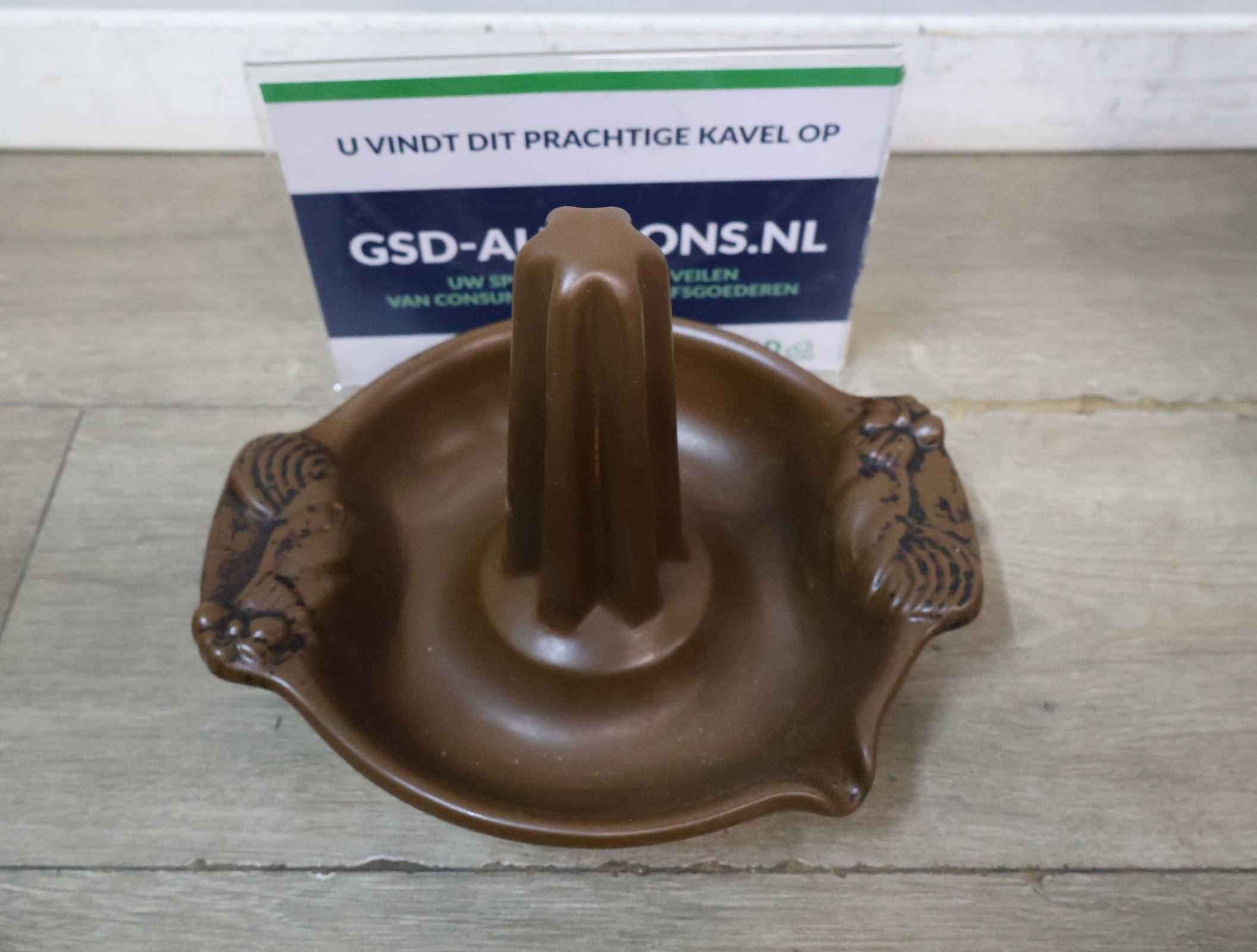 Bruine keramische kippenzit voor in oven of bbq – foto 2 – kavel bij GSD Auctions, Zoeterwoude