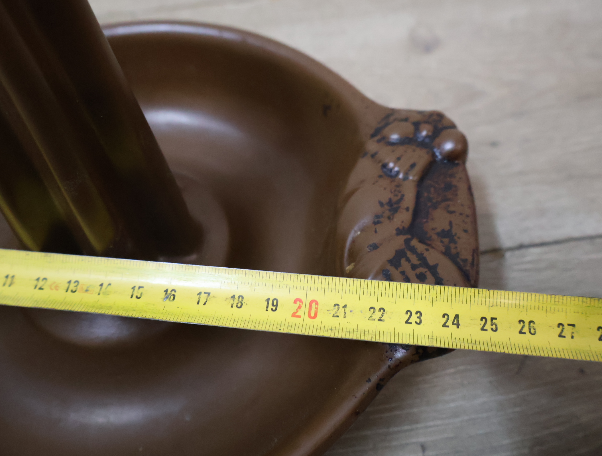 Bruine keramische kippenzit voor in oven of bbq – foto 14 – kavel bij GSD Auctions, Zoeterwoude