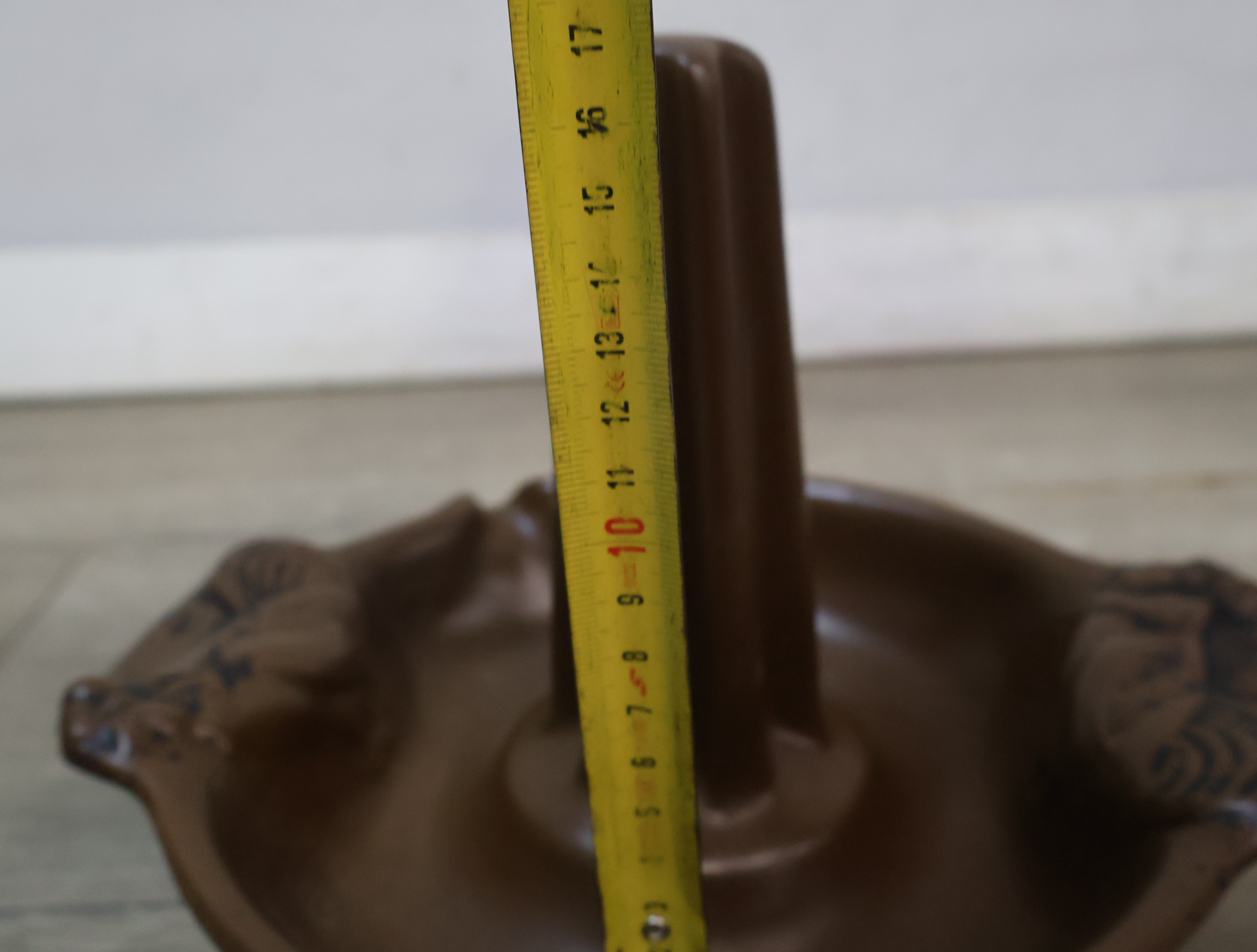 Bruine keramische kippenzit voor in oven of bbq – foto 16 – kavel bij GSD Auctions, Zoeterwoude