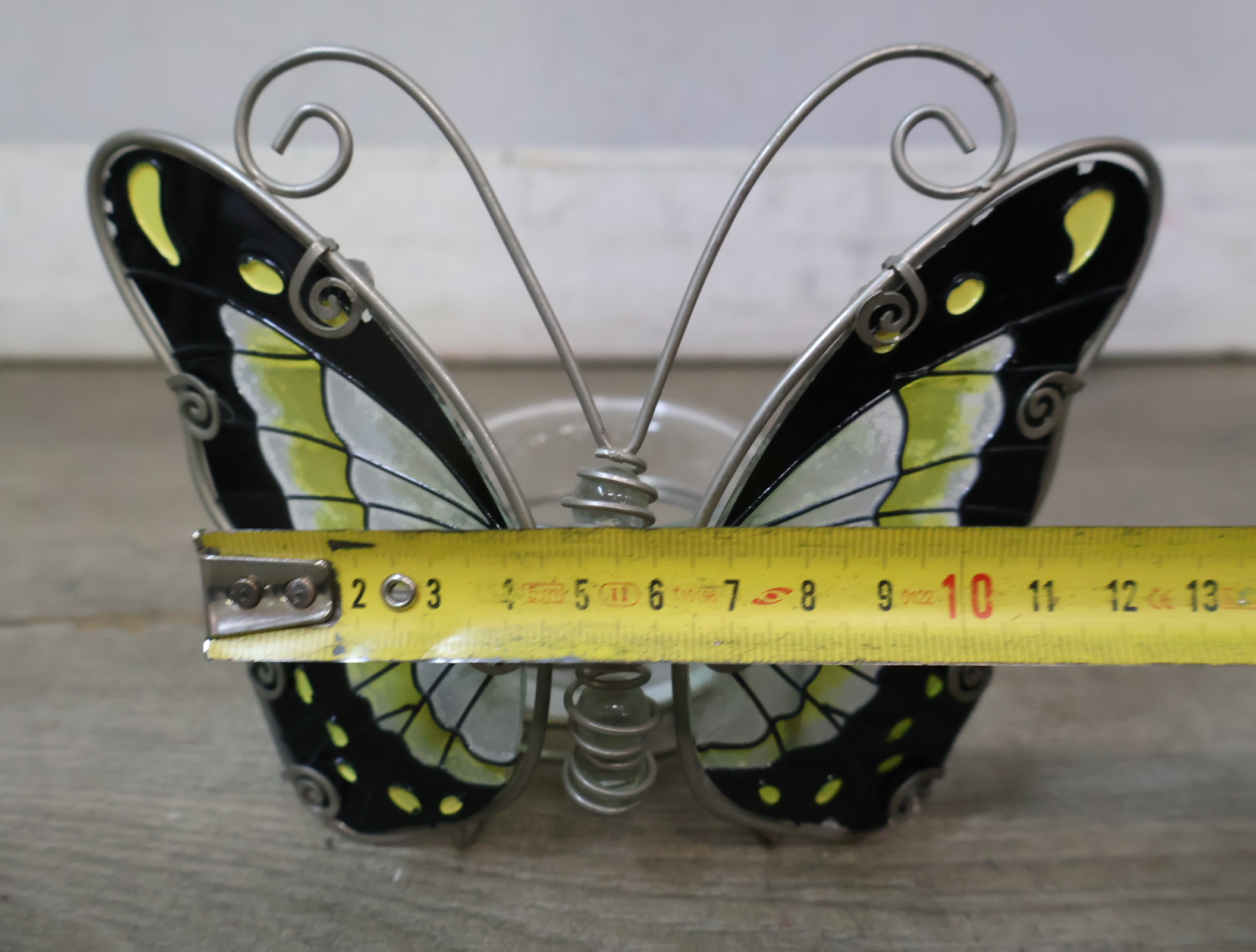 Set metalen vlinderfiguren met gekleurde vleugels, waxinehouders – foto 11 – kavel bij GSD Auctions, Zoeterwoude
