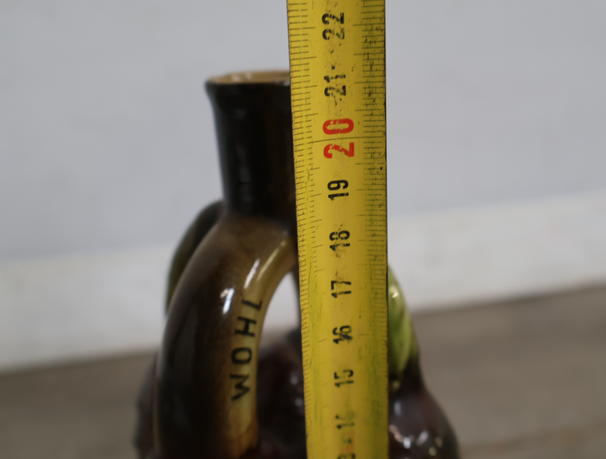 Ceramische Schwarzwälder Kirschwasser fles in dennenappelvorm – foto 15 – kavel bij GSD Auctions, Zoeterwoude