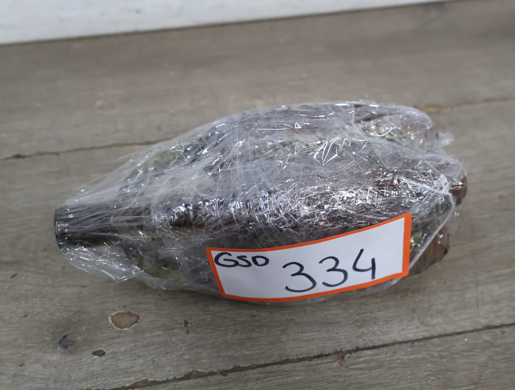 Ceramische Schwarzwälder Kirschwasser fles in dennenappelvorm – foto 18 – kavel bij GSD Auctions, Zoeterwoude
