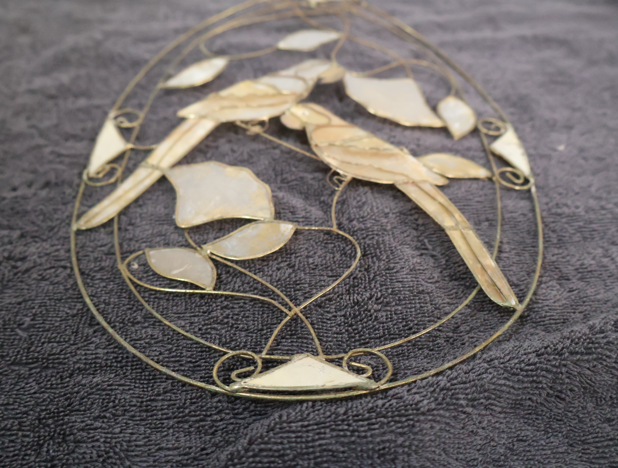 Decoratief wandornament met vogels van parelmoer – foto 4 – kavel bij GSD Auctions, Zoeterwoude