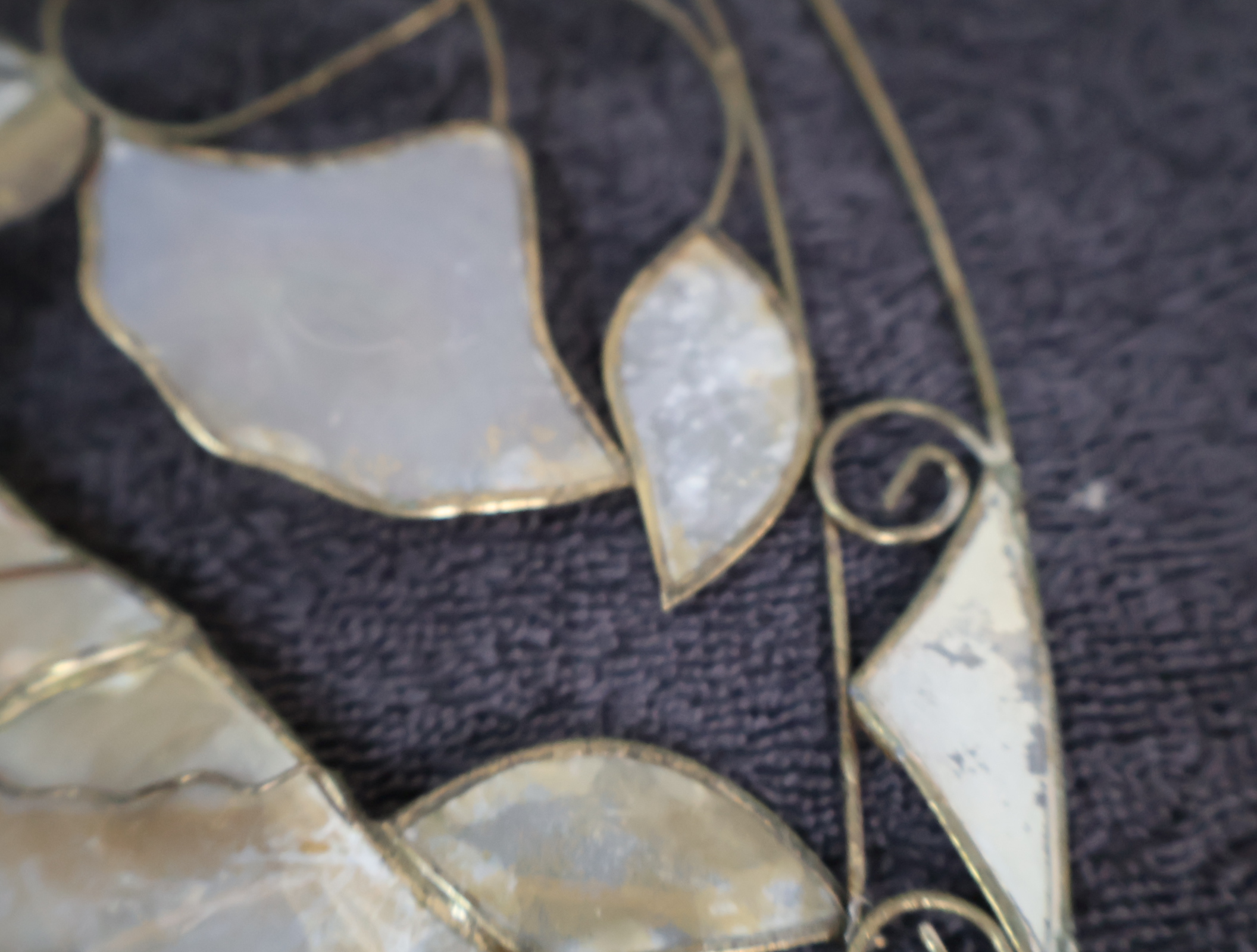 Decoratief wandornament met vogels van parelmoer – foto 9 – kavel bij GSD Auctions, Zoeterwoude