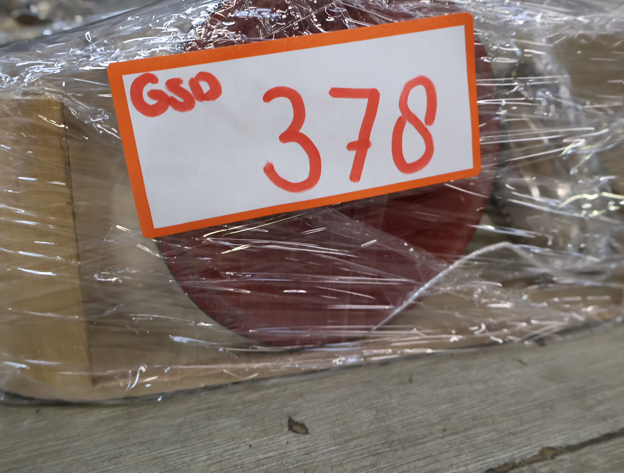 Kristallen behuizing met verzilverde kan en dispenser – foto 16 – kavel bij GSD Auctions, Zoeterwoude