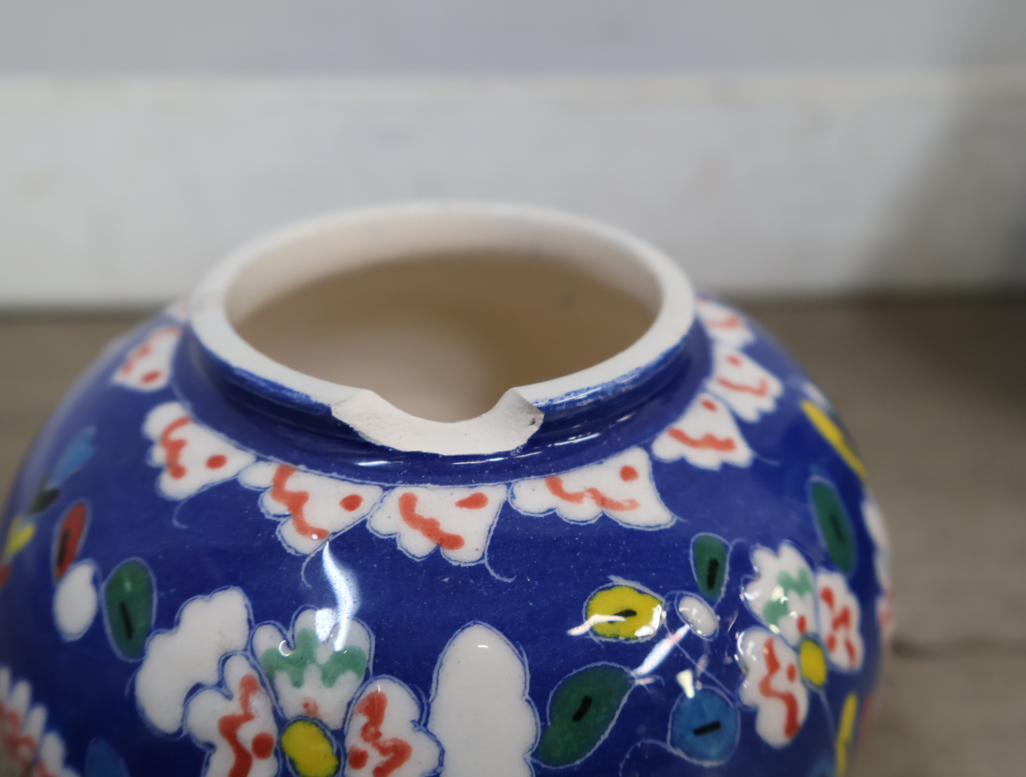 Set van vijf keramische vazen en kruikjes – foto 17 – kavel bij GSD Auctions, Zoeterwoude