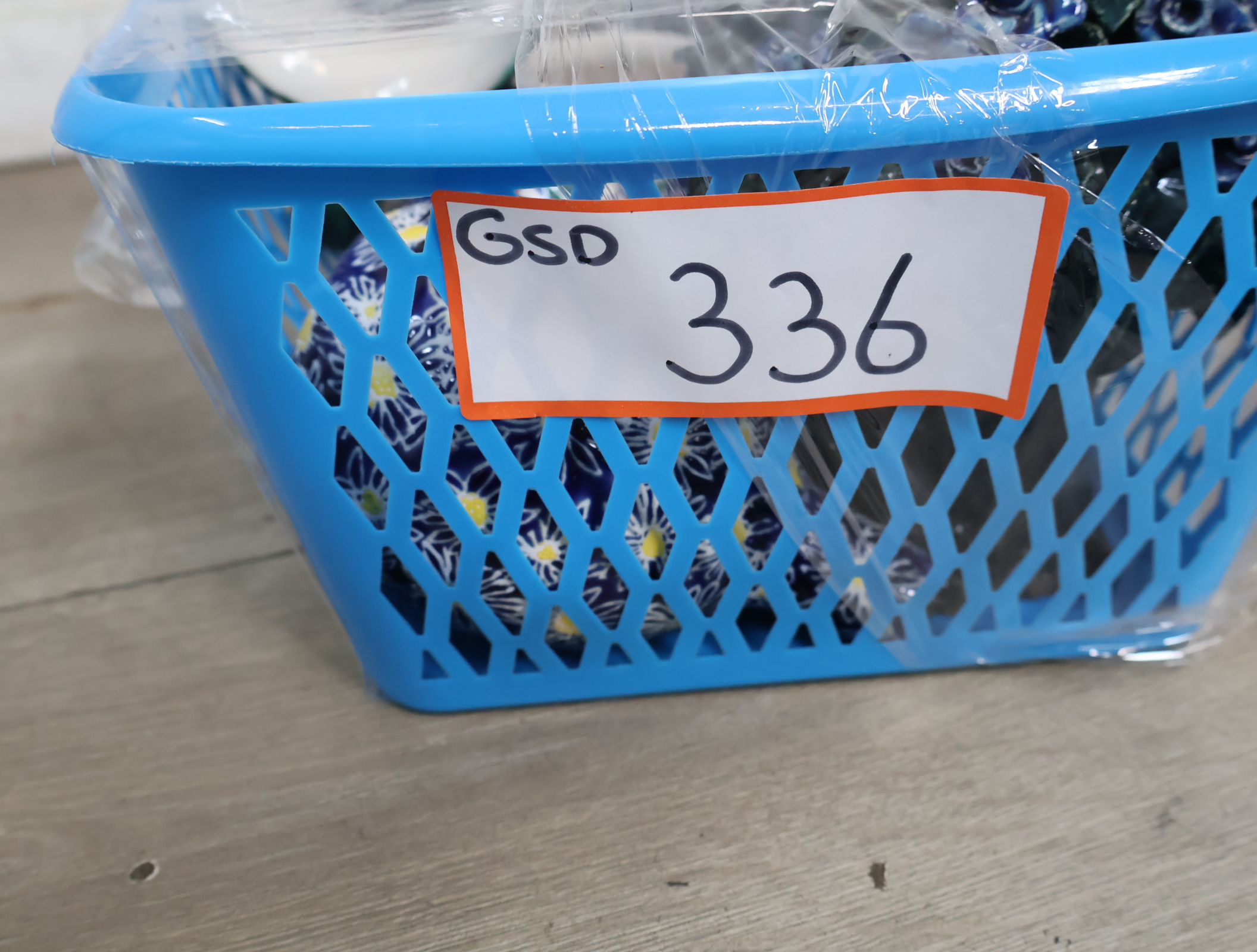 Set van vijf keramische vazen en kruikjes – foto 27 – kavel bij GSD Auctions, Zoeterwoude