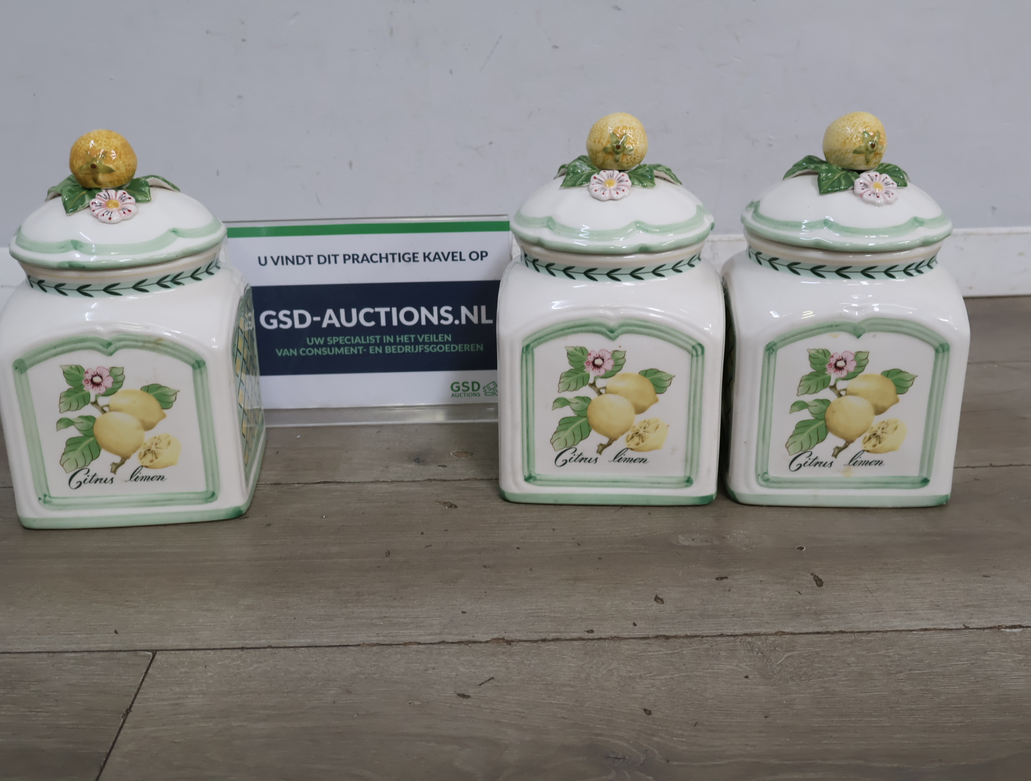 Set van drie keramische voorraadpotten met citroen decor – foto 2 – kavel bij GSD Auctions, Zoeterwoude