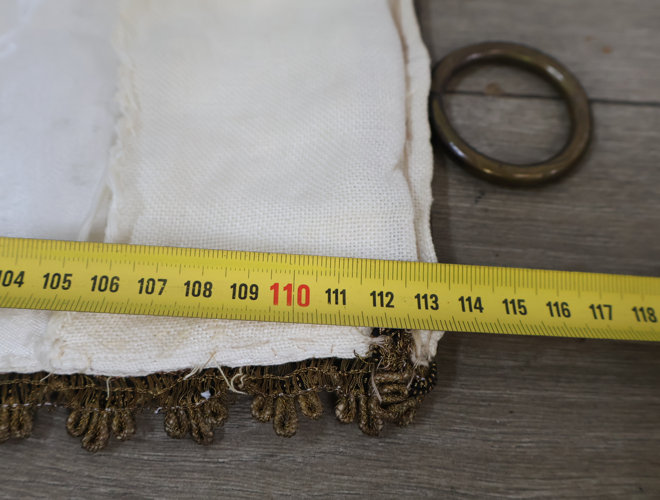 Geborduurde wandhanger met metalen delen – foto 11 – kavel bij GSD Auctions, Zoeterwoude