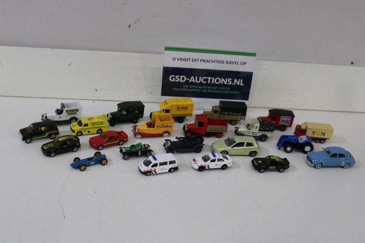 Set van diverse kleine metalen modelauto's en vrachtwagens – foto 2 – kavel bij GSD Auctions, Zoeterwoude