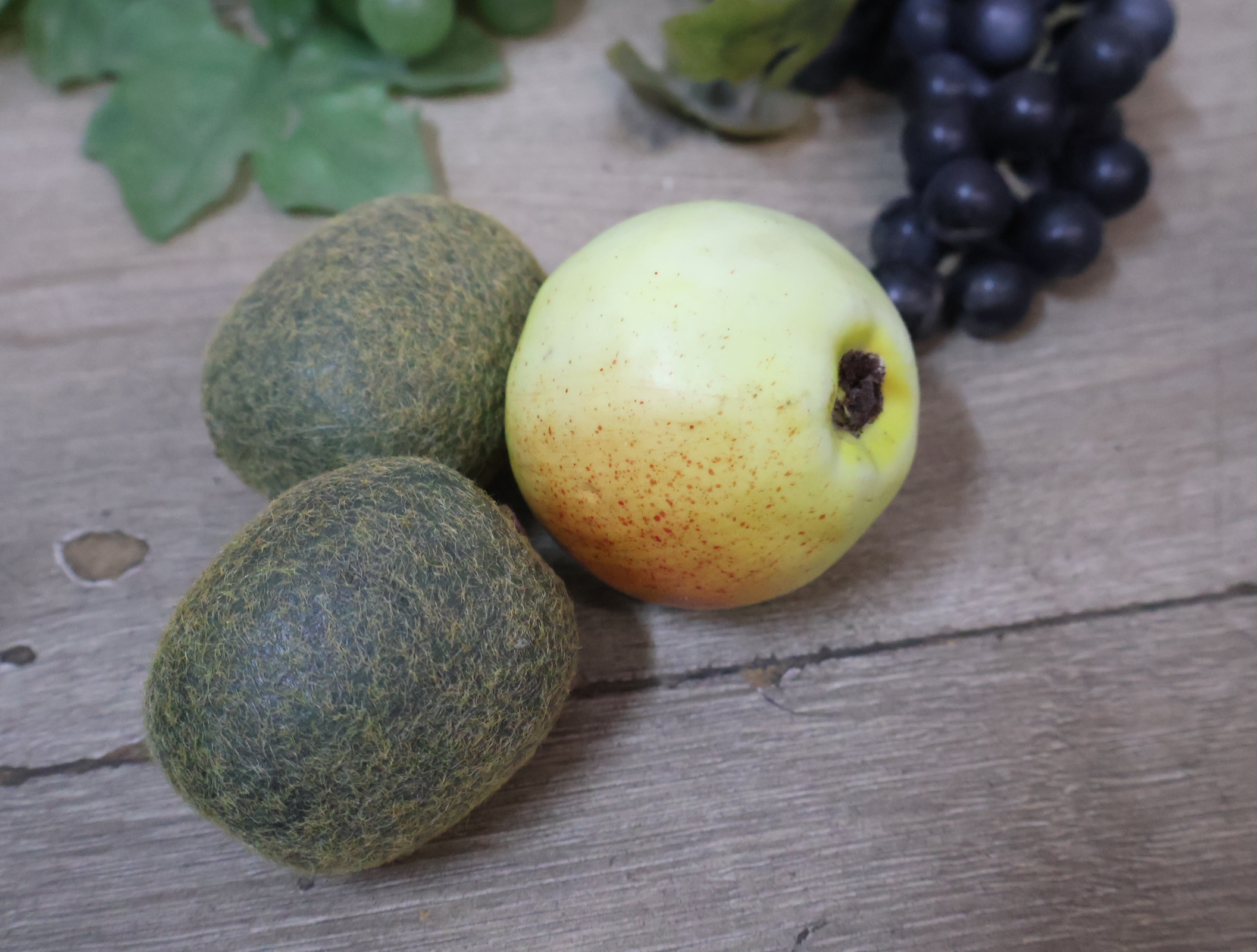 Drie-etalage fruit schaal op metalen standaard – foto 8 – kavel bij GSD Auctions, Zoeterwoude