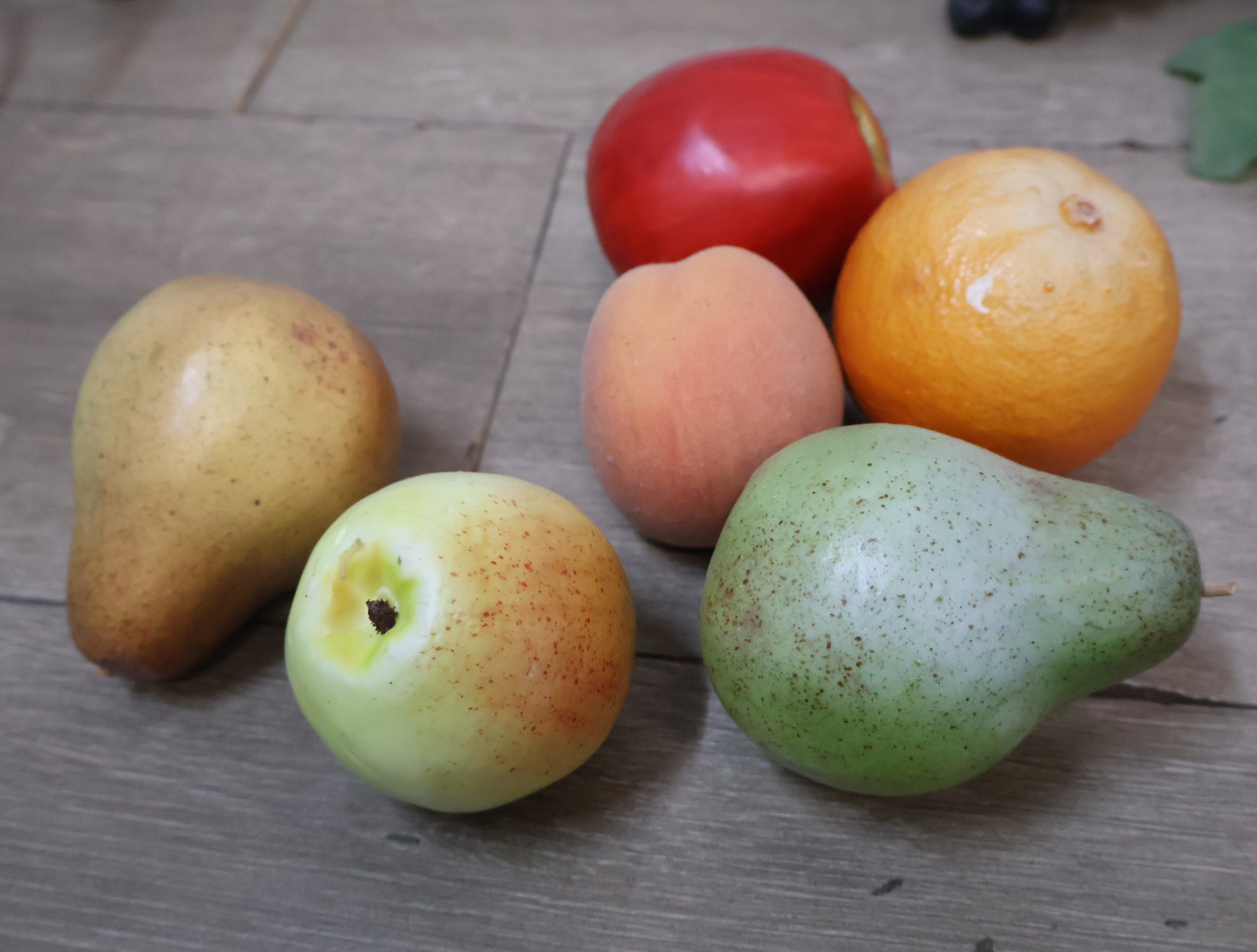 Drie-etalage fruit schaal op metalen standaard – foto 10 – kavel bij GSD Auctions, Zoeterwoude