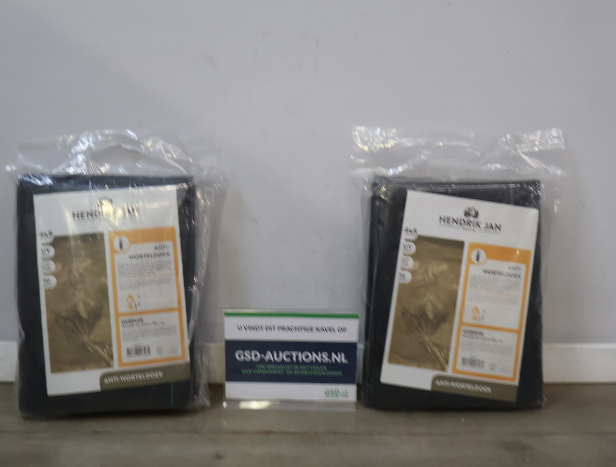 Hendrik Jan anti-worteldoek zwart – foto 2 – kavel bij GSD Auctions, Zoeterwoude