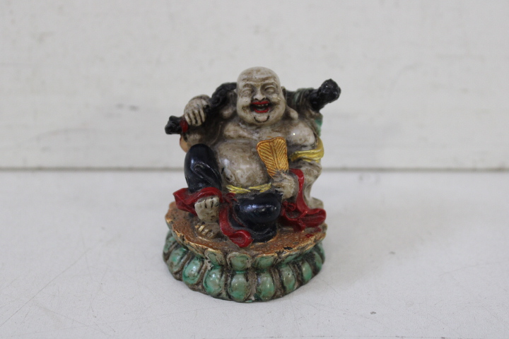 Diverse Boeddhabeelden en een Wierookhouder – foto 9 – kavel bij GSD Auctions, Zoeterwoude