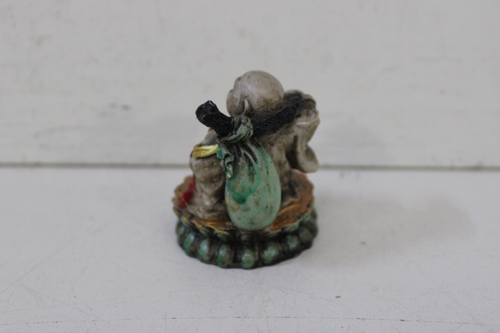 Diverse Boeddhabeelden en een Wierookhouder – foto 10 – kavel bij GSD Auctions, Zoeterwoude
