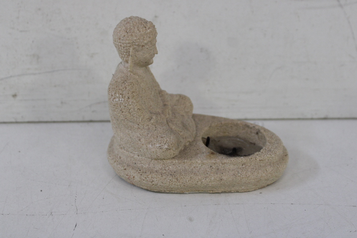 Diverse Boeddhabeelden en een Wierookhouder – foto 18 – kavel bij GSD Auctions, Zoeterwoude