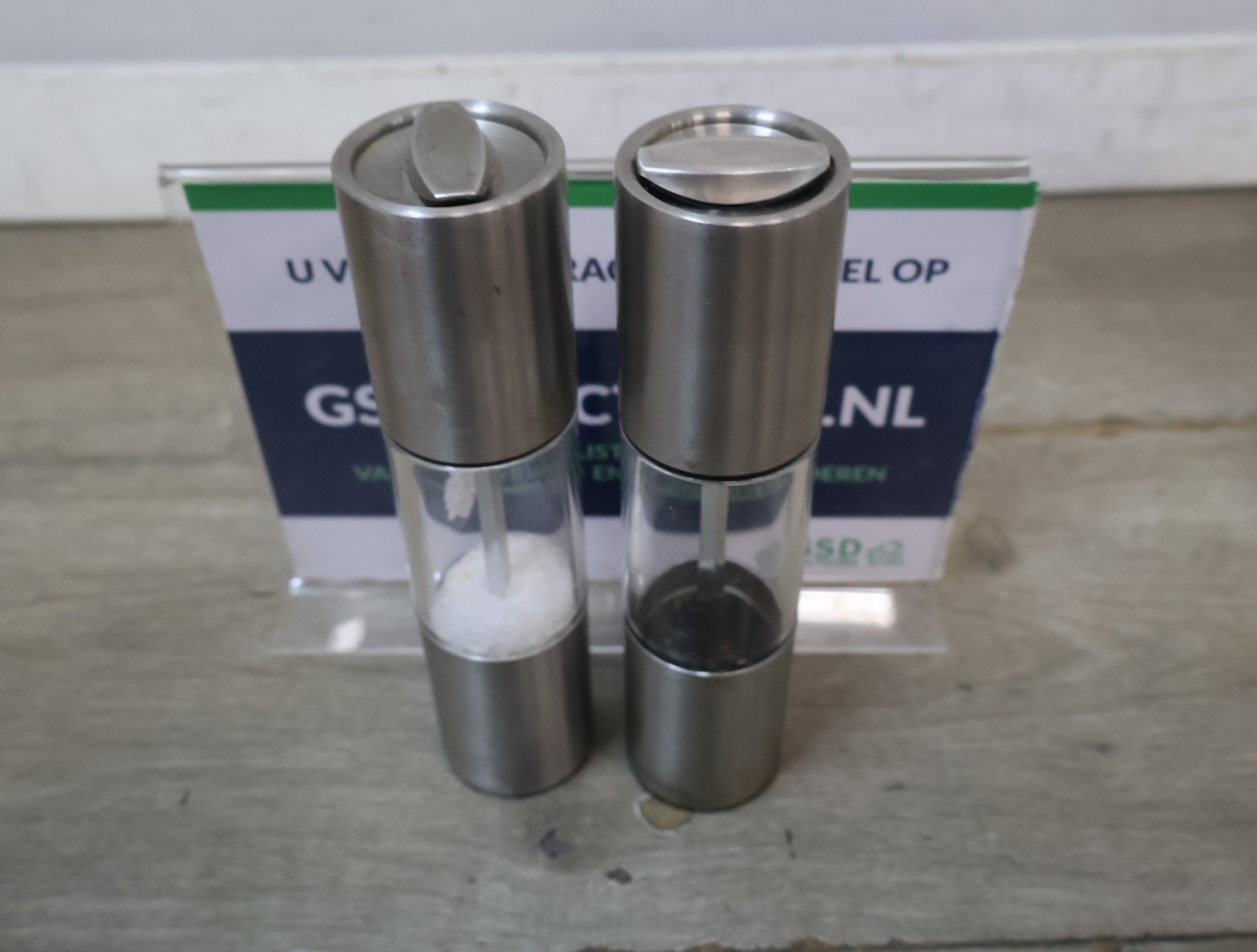 Set RVS peper-en zoutmolens – foto 2 – kavel bij GSD Auctions, Zoeterwoude