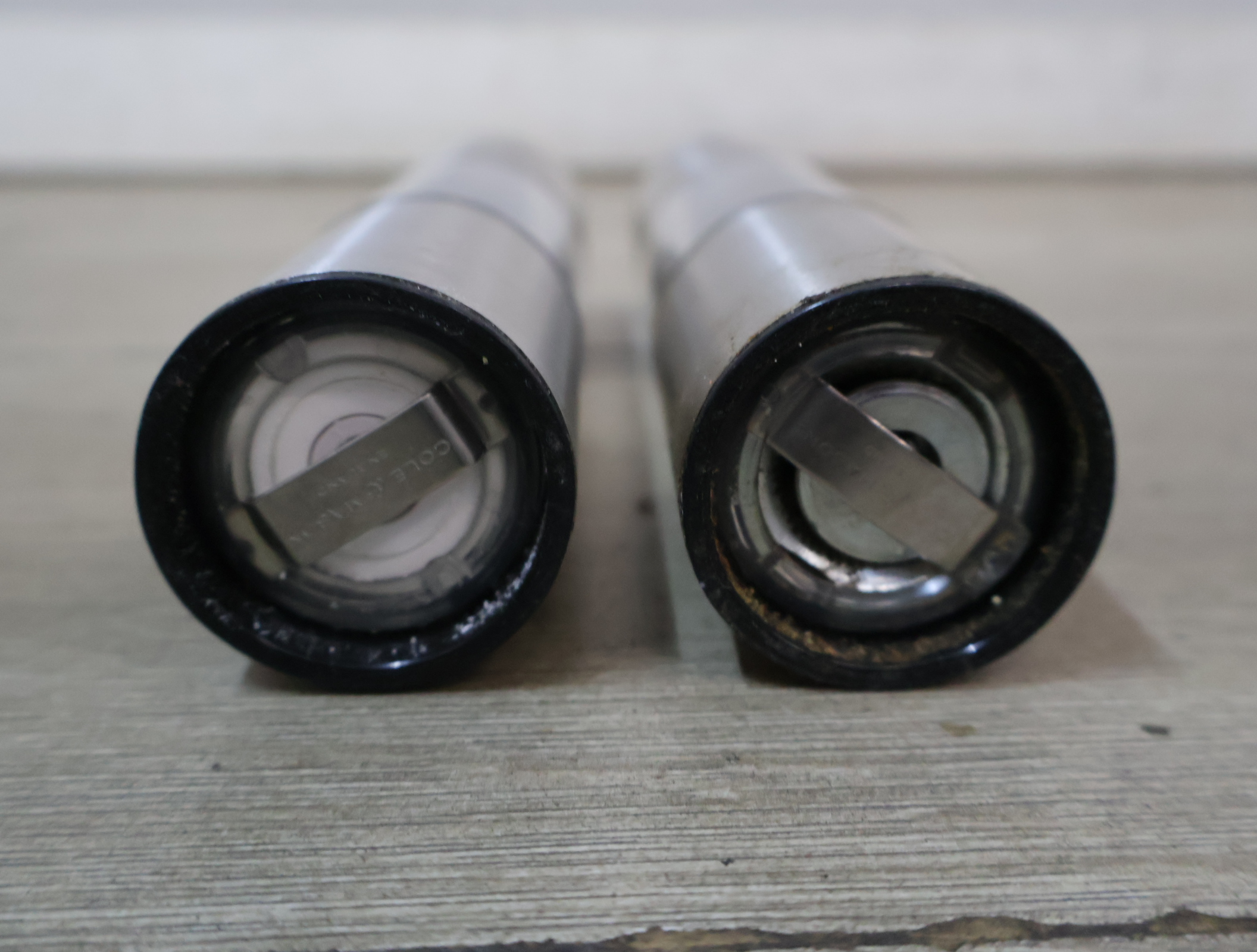 Set RVS peper-en zoutmolens – foto 6 – kavel bij GSD Auctions, Zoeterwoude