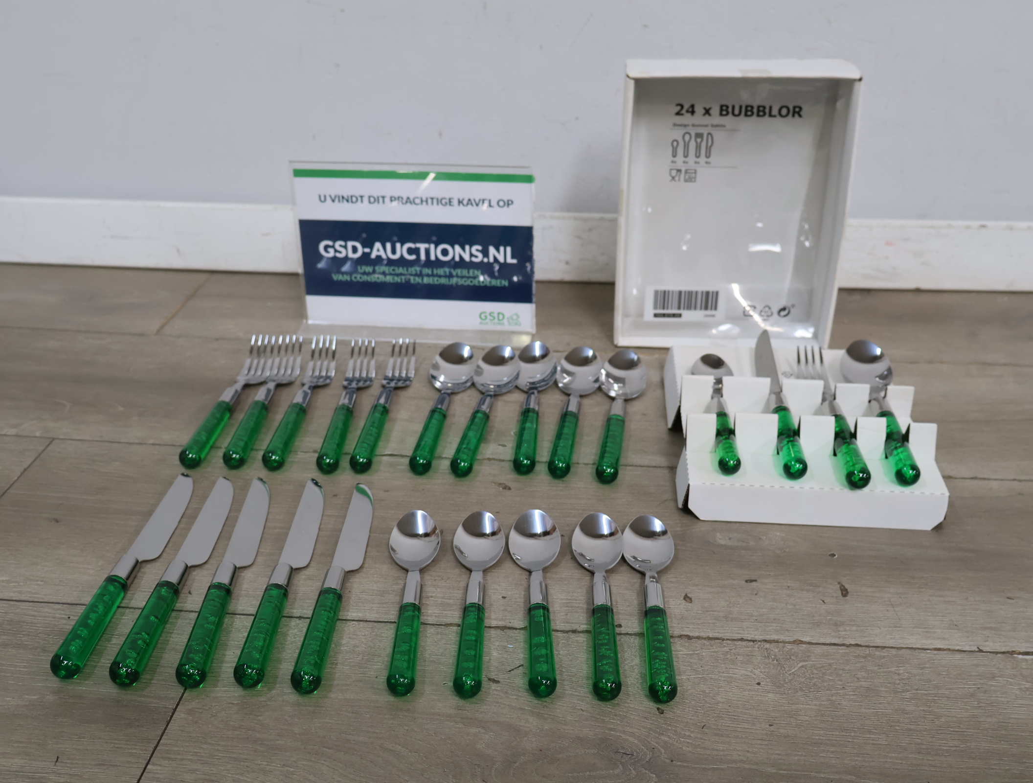 24-delig bestekset BUBBLOR met groene handvatten – foto 2 – kavel bij GSD Auctions, Zoeterwoude