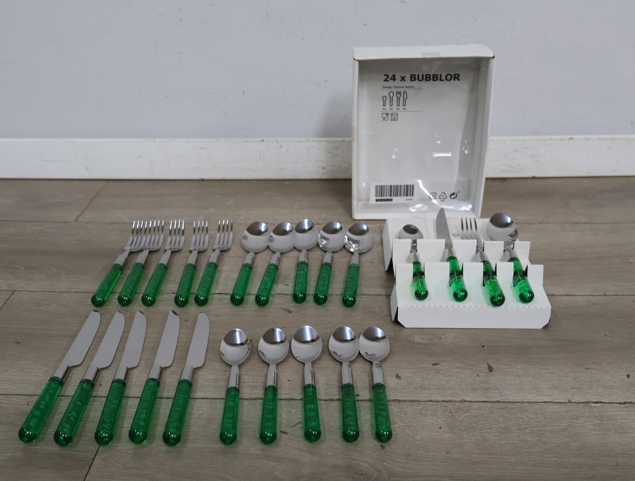 24-delig bestekset BUBBLOR met groene handvatten – foto 3 – kavel bij GSD Auctions, Zoeterwoude