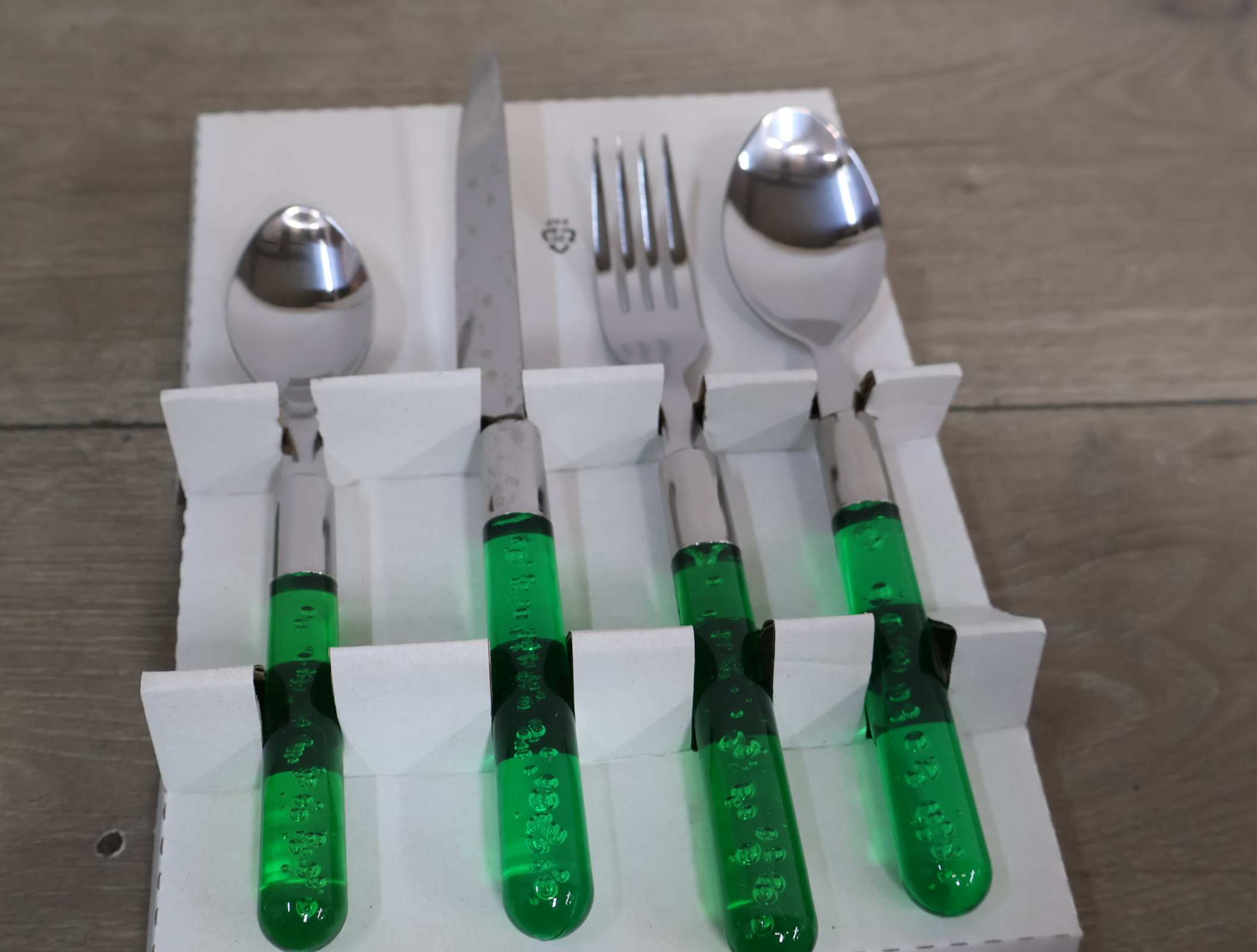 24-delig bestekset BUBBLOR met groene handvatten – foto 7 – kavel bij GSD Auctions, Zoeterwoude