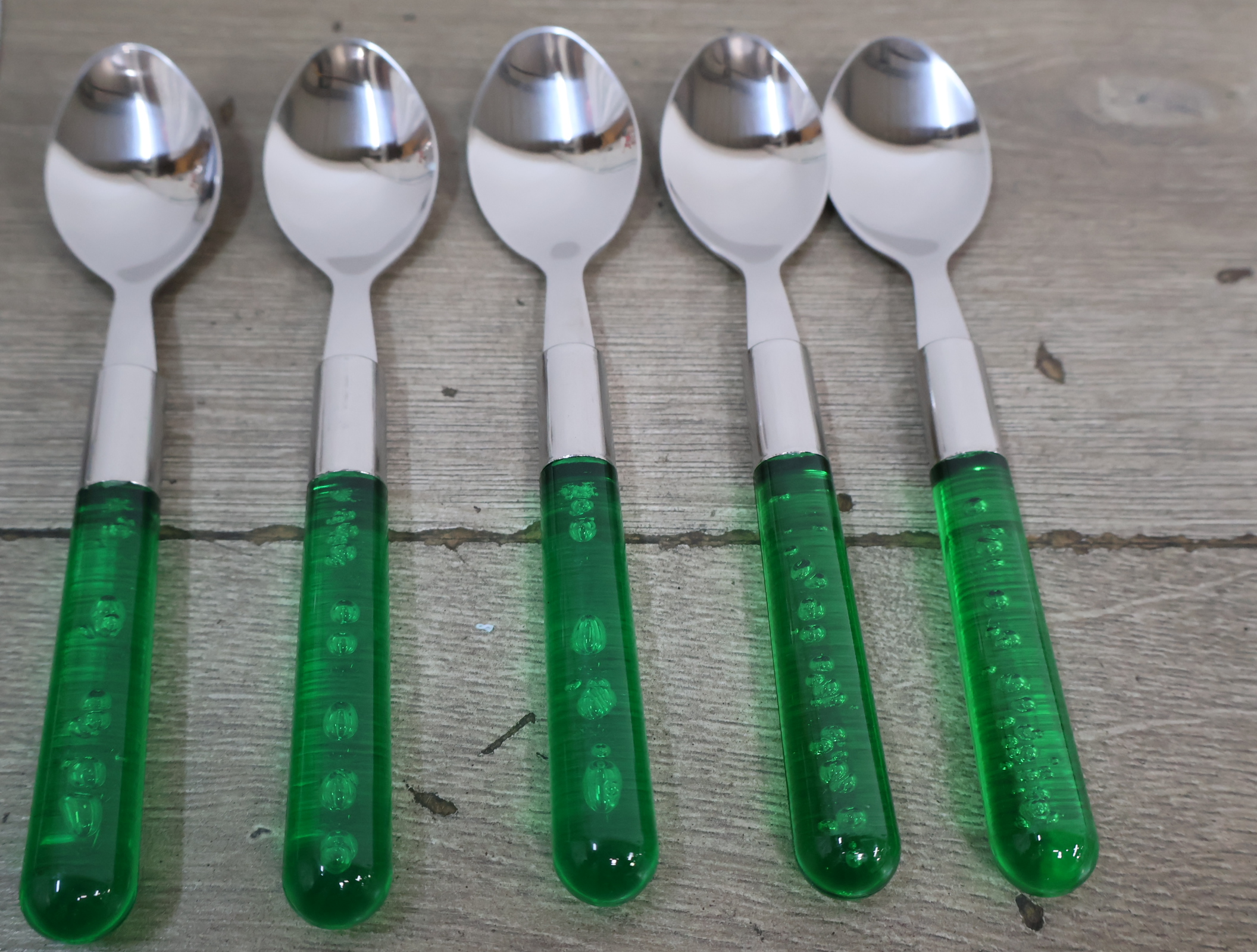 24-delig bestekset BUBBLOR met groene handvatten – foto 10 – kavel bij GSD Auctions, Zoeterwoude