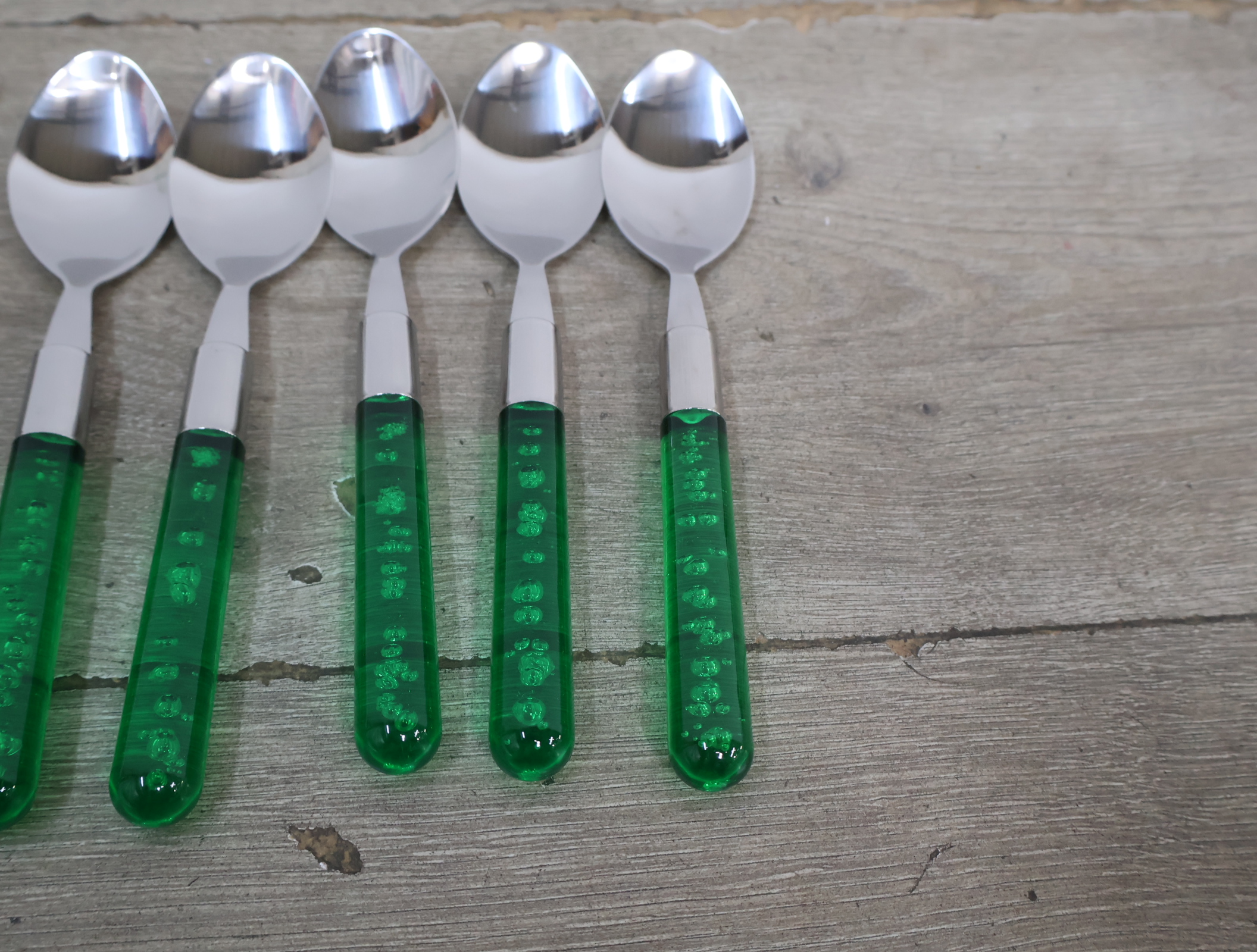 24-delig bestekset BUBBLOR met groene handvatten – foto 11 – kavel bij GSD Auctions, Zoeterwoude