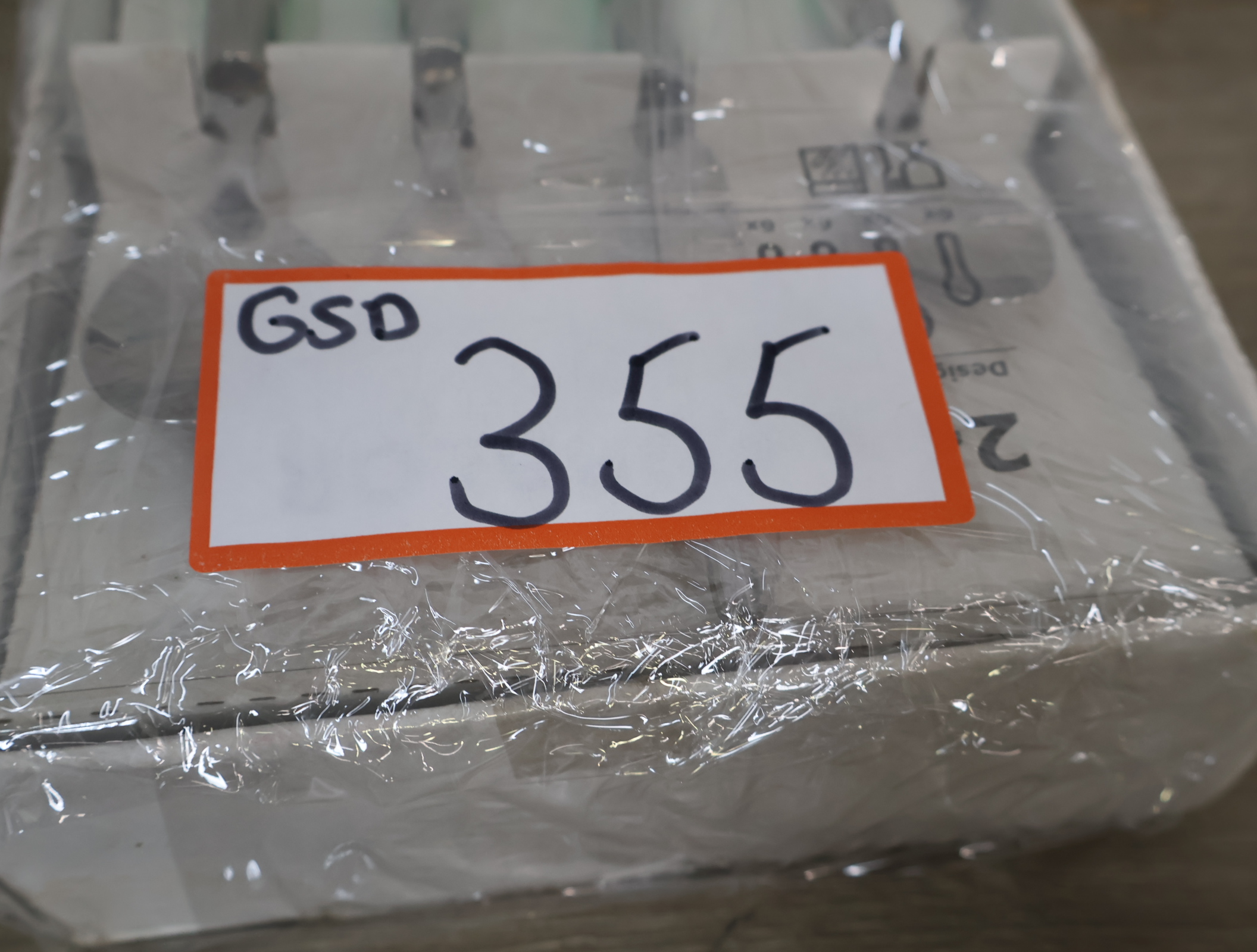 24-delig bestekset BUBBLOR met groene handvatten – foto 18 – kavel bij GSD Auctions, Zoeterwoude