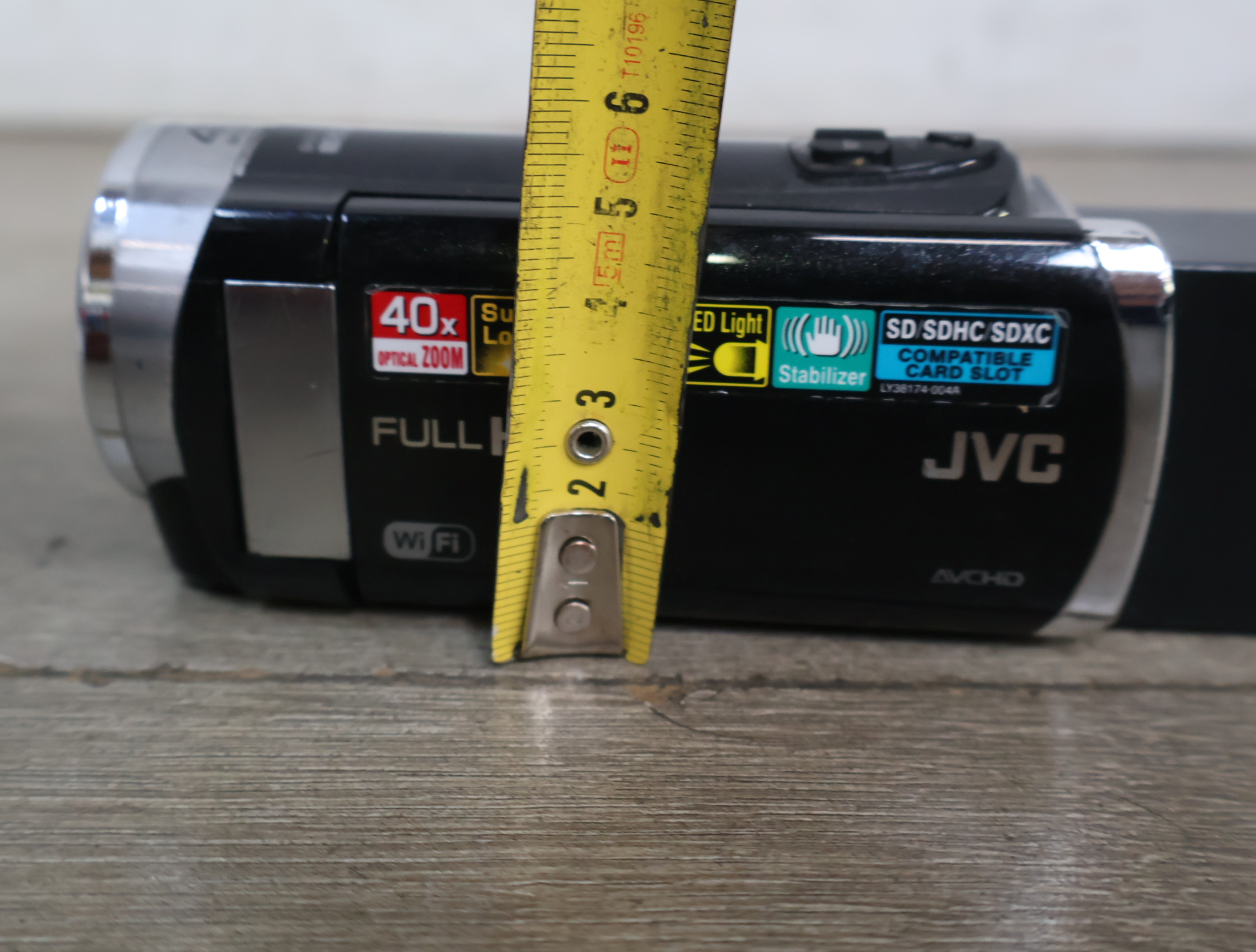 JVC Full HD Camcorder met 40x Optische Zoom – foto 12 – kavel bij GSD Auctions, Zoeterwoude