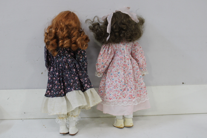 Set van acht vintage porseleinen poppen met kleding – foto 10 – kavel bij GSD Auctions, Zoeterwoude