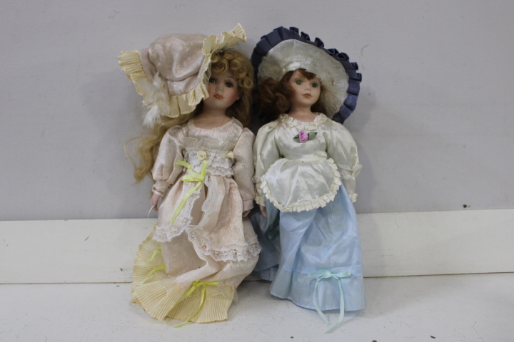 Set van acht vintage porseleinen poppen met kleding – foto 14 – kavel bij GSD Auctions, Zoeterwoude