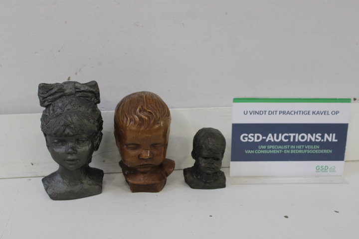 Set van drie buste beelden van kinderen – foto 2 – kavel bij GSD Auctions, Zoeterwoude