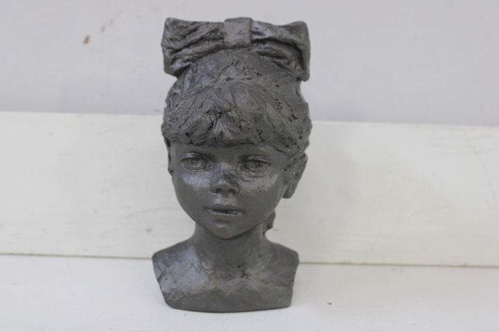 Set van drie buste beelden van kinderen – foto 15 – kavel bij GSD Auctions, Zoeterwoude