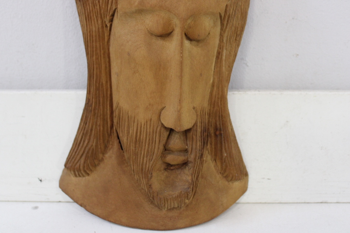 Houten wandsculptuur van een gezicht – foto 5 – kavel bij GSD Auctions, Zoeterwoude