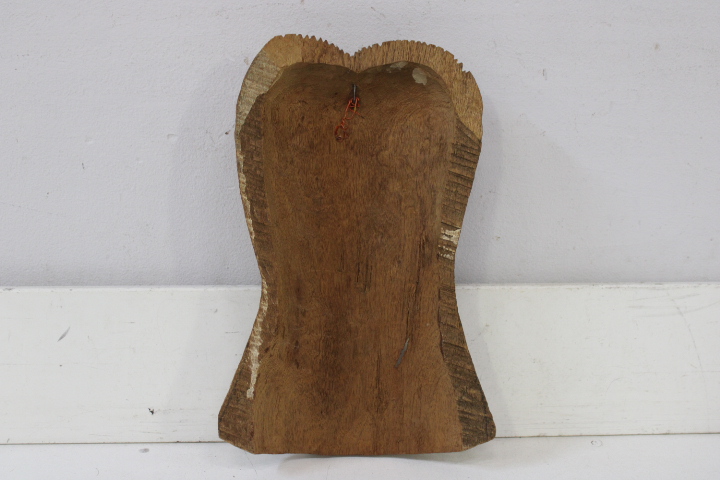 Houten wandsculptuur van een gezicht – foto 9 – kavel bij GSD Auctions, Zoeterwoude