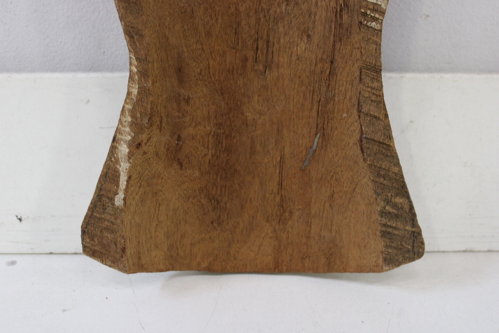 Houten wandsculptuur van een gezicht – foto 11 – kavel bij GSD Auctions, Zoeterwoude