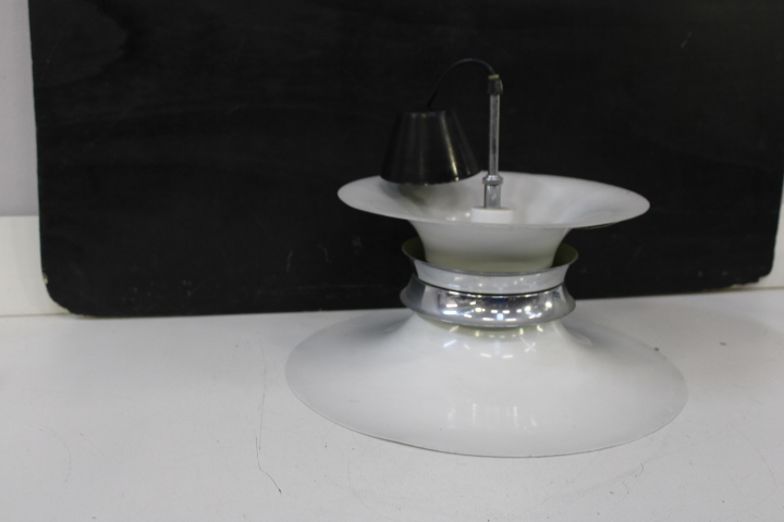 Design hanglamp met metalen en glazen delen – foto 4 – kavel bij GSD Auctions, Zoeterwoude