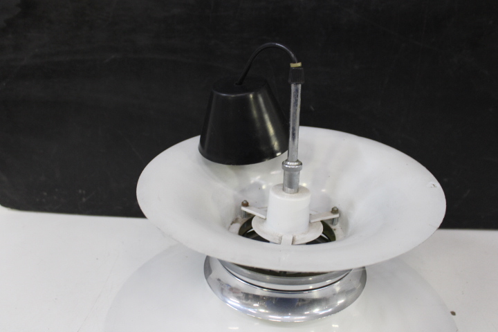 Design hanglamp met metalen en glazen delen – foto 5 – kavel bij GSD Auctions, Zoeterwoude