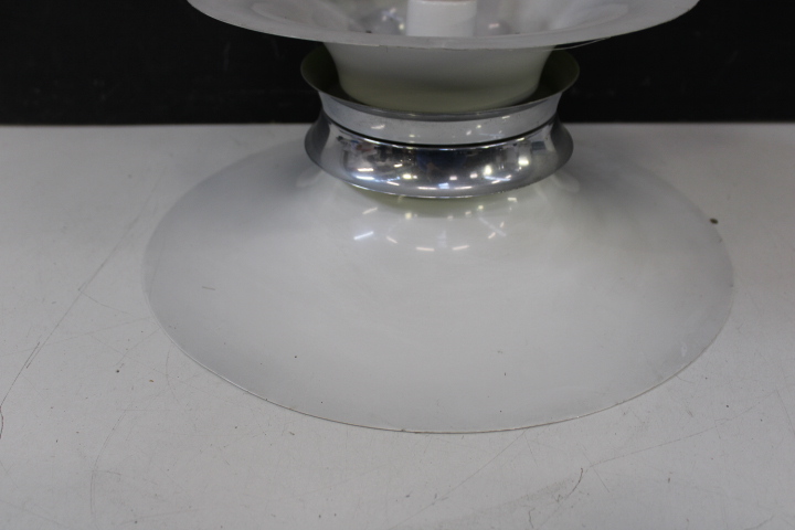 Design hanglamp met metalen en glazen delen – foto 6 – kavel bij GSD Auctions, Zoeterwoude