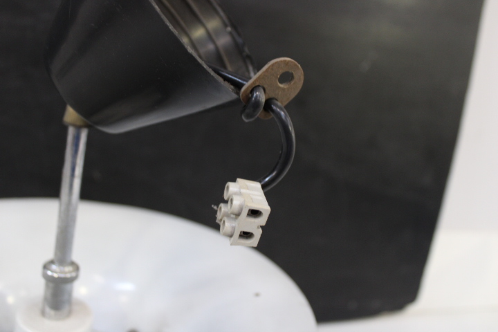 Design hanglamp met metalen en glazen delen – foto 7 – kavel bij GSD Auctions, Zoeterwoude