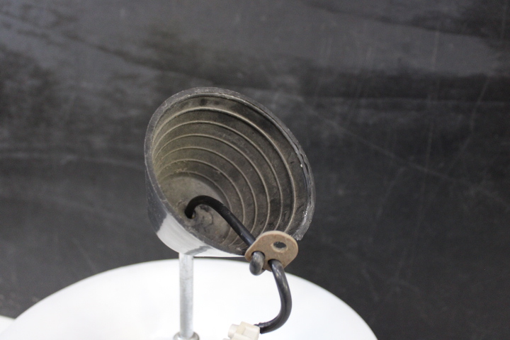 Design hanglamp met metalen en glazen delen – foto 8 – kavel bij GSD Auctions, Zoeterwoude