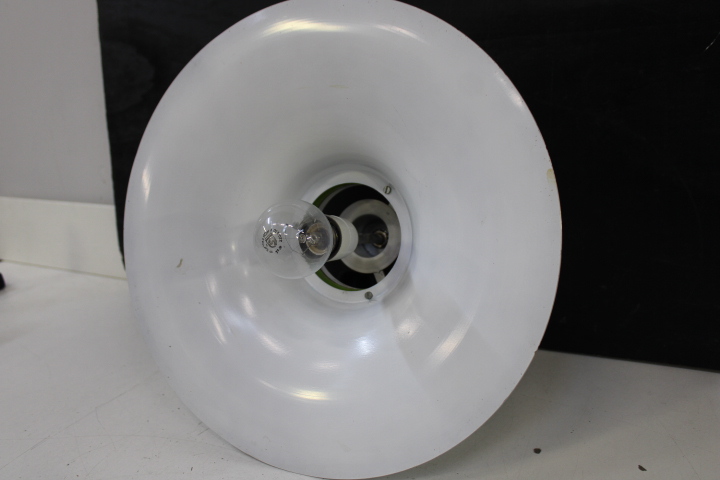 Design hanglamp met metalen en glazen delen – foto 13 – kavel bij GSD Auctions, Zoeterwoude