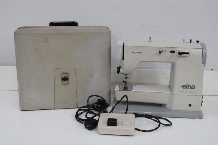 Elna Zig Zag Naaimachine met Koffer – foto 4 – kavel bij GSD Auctions, Zoeterwoude