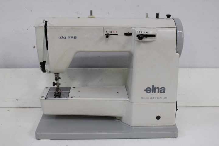 Elna Zig Zag Naaimachine met Koffer – foto 7 – kavel bij GSD Auctions, Zoeterwoude